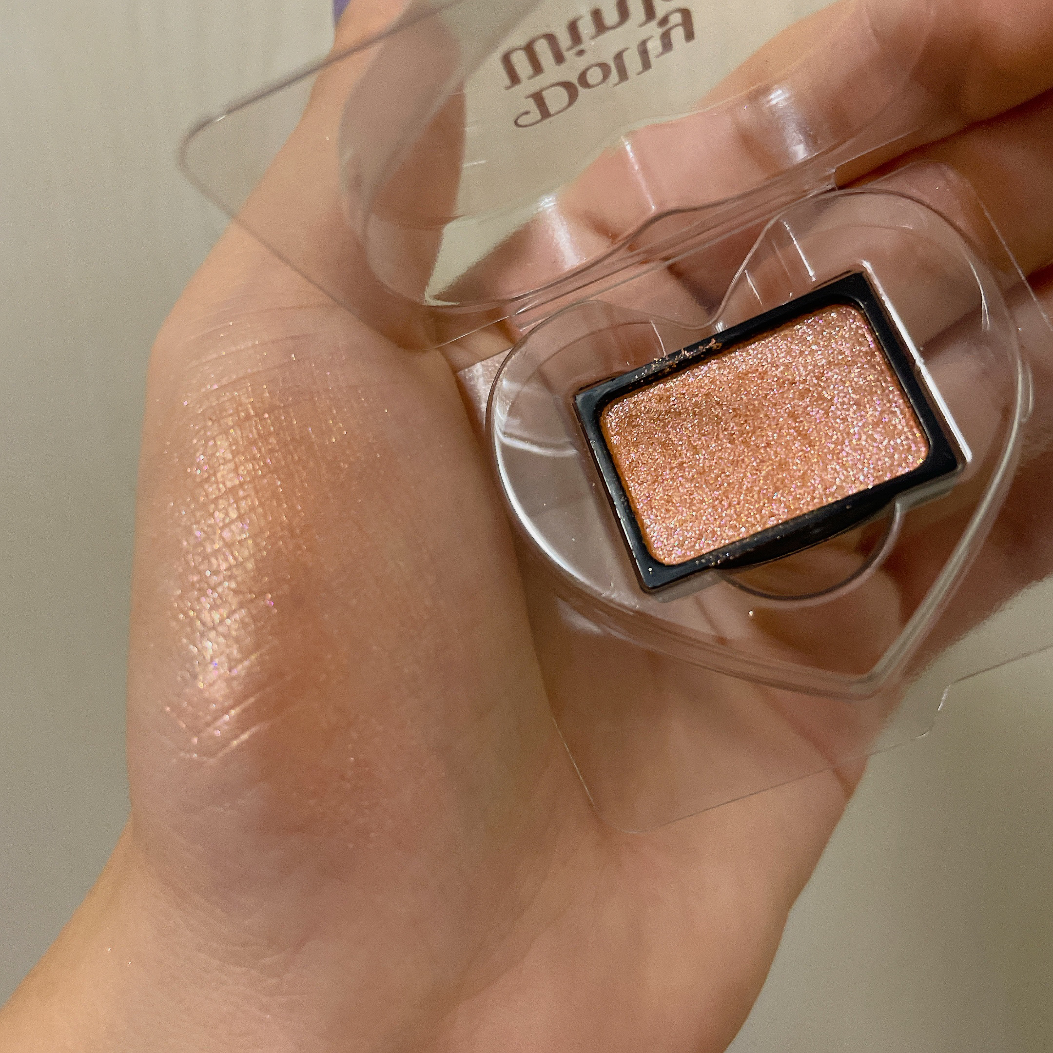 カスタムシャドウ/ドーリーウインク/単色アイシャドウを使ったクチコミ（2枚目）