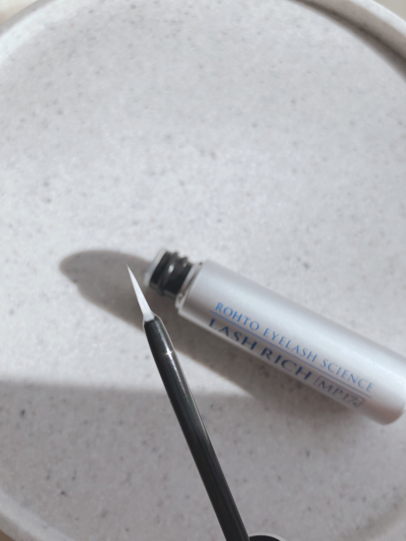 ラッシュリッチアイラッシュセラム/ロート製薬/まつげ美容液を使ったクチコミ(2枚目)