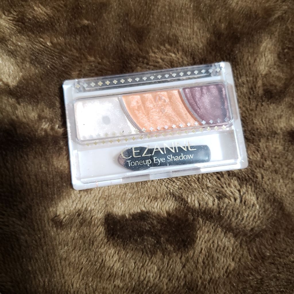 トーンアップアイシャドウ/CEZANNE/アイシャドウパレットを使ったクチコミ(2枚目)