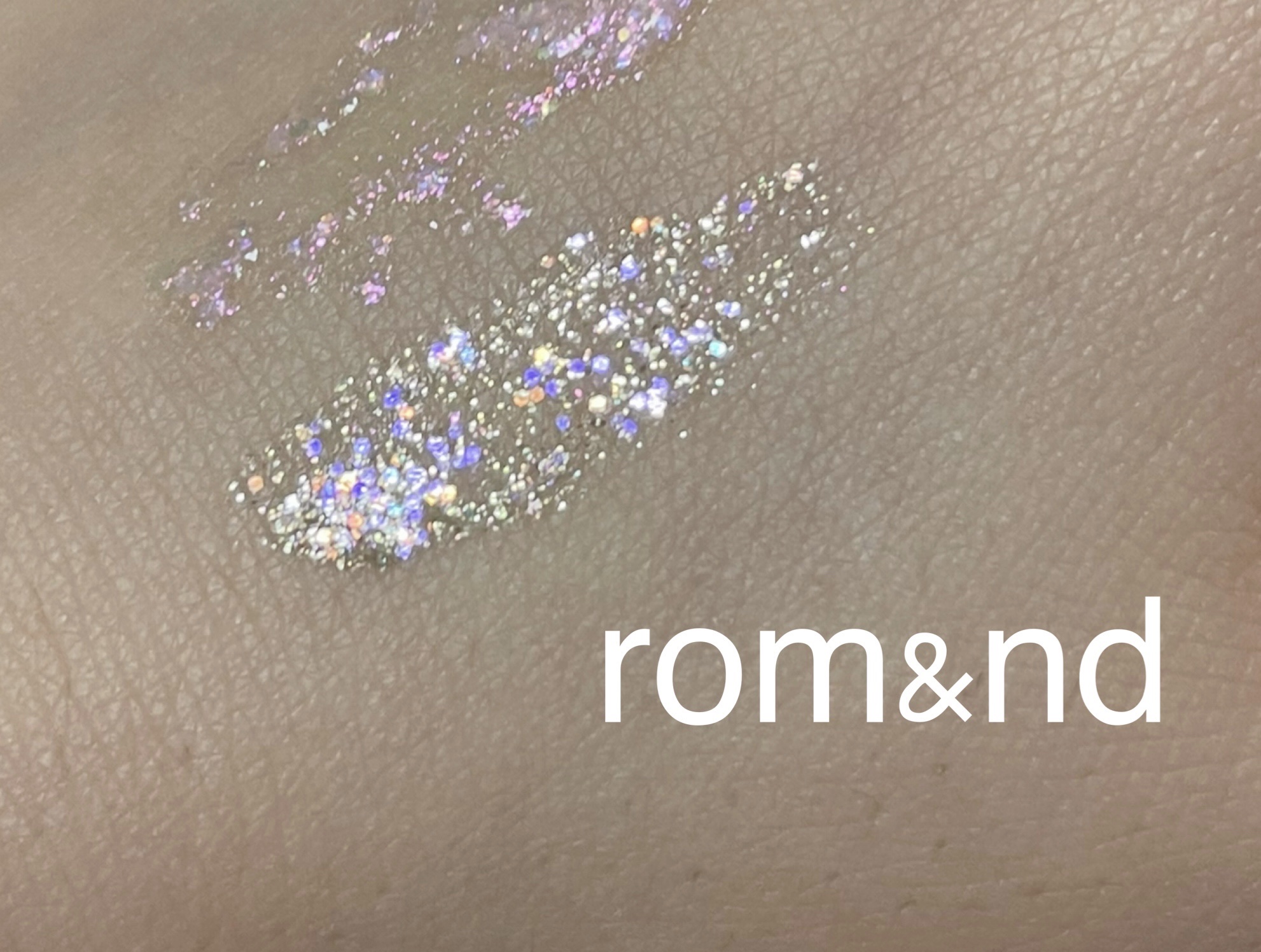 リキッド グリッター シャドウ/rom&nd/グリッターを使ったクチコミ（2枚目）