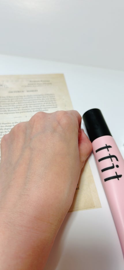 emiri1112 on LIPS 「まるで毛穴を消したようなシルキーな仕上がり!毛穴消しゴム✨✨...」(4枚目)