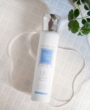 Blanc Peau 薬用美白UVスプレー WPのクチコミ「Blance Peau

薬用美白UVスプレー 80g ✨
(Face＆BODY)

手のひら.....」（1枚目）