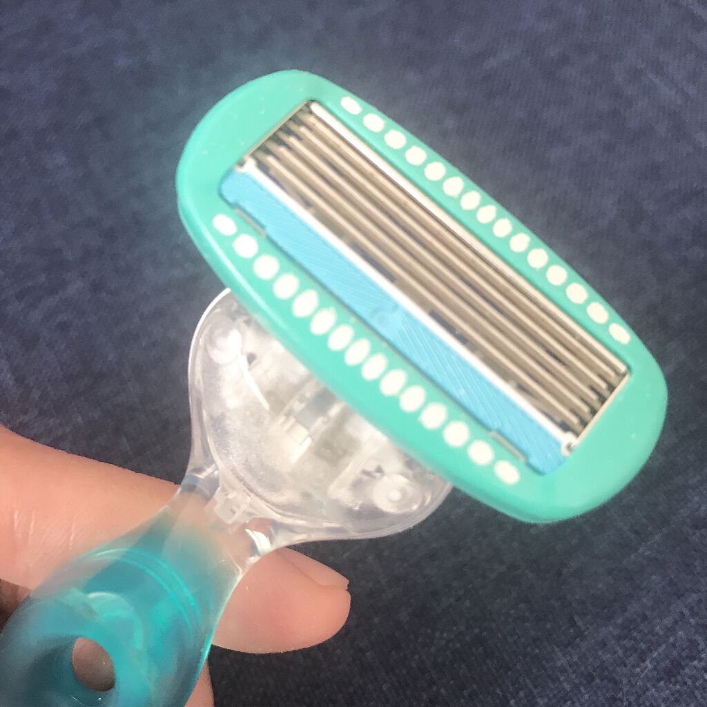 ハイドロシルク 敏感肌用 ホルダー （刃付き＋替刃１コ）/ハイドロシルク/シェーバーを使ったクチコミ（2枚目）