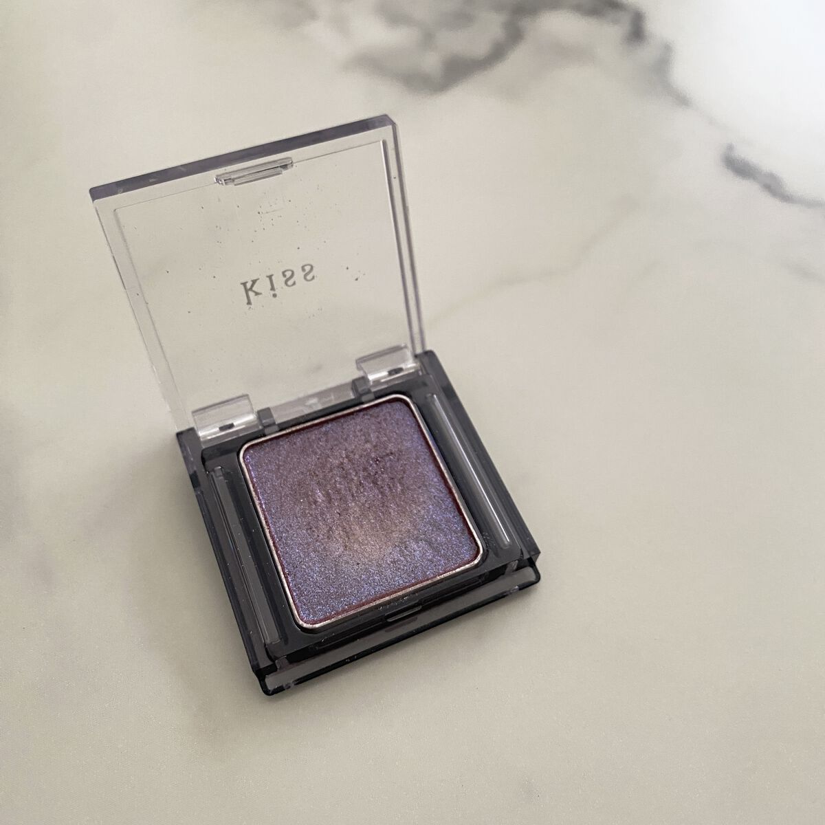  シアー グリッターアイズ/KiSS/単色アイシャドウを使ったクチコミ（2枚目）