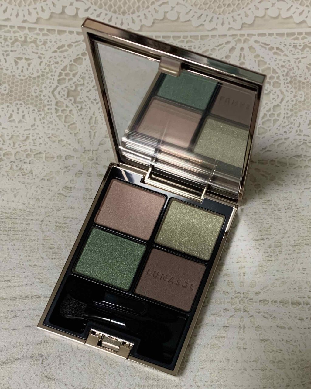 アイカラーレーション 10 Vintage Moss/LUNASOL/アイシャドウパレットを使ったクチコミ（1枚目）