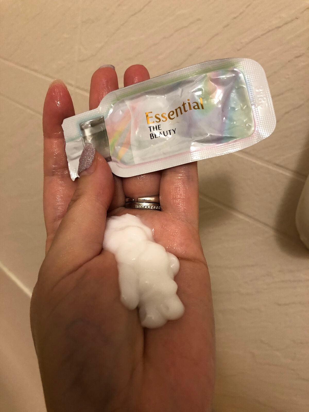 ザビューティ うるツヤチャージヘアパック/エッセンシャル/ヘアマスク・ヘアパックを使ったクチコミ(6枚目)