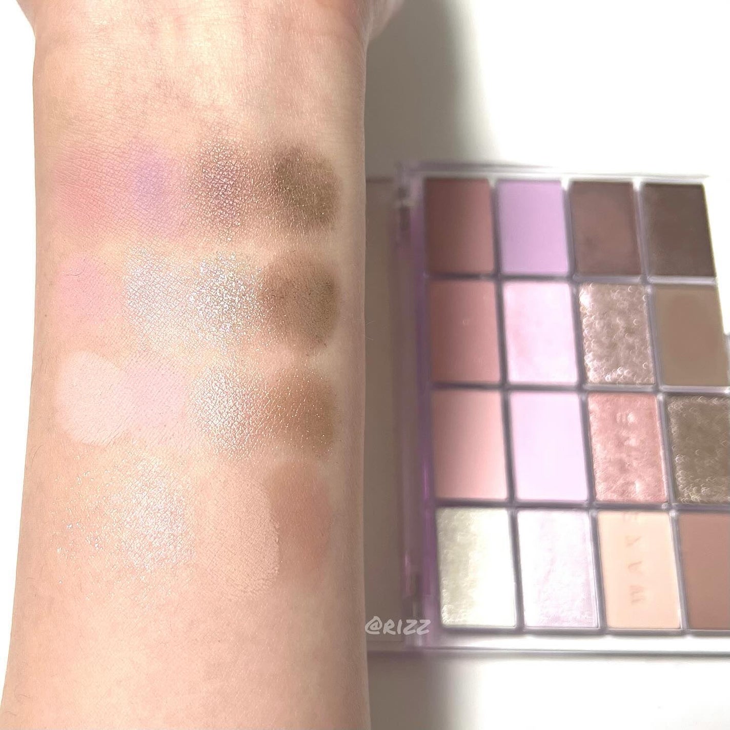 ソフトブラーリングアイパレット/wakemake/アイシャドウパレットを使ったクチコミ(6枚目)