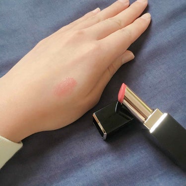 気になったので、つい購入。
SUQQUの口紅💄

口紅って最終カサカサになるイメージが強すぎて、今までリキッドルージュしか使ってこなかった。

これはすんごいむっちりする質感💋
カサカサとは無縁❗️
ず