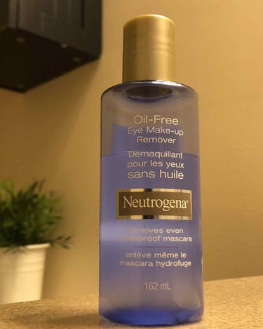 Neutrogena  オイルフリー アイメイク リムーバーのクチコミ「Neutrogena (ニュートロジーナ) のアイメイクのリムーバーです

毎日マスカラをたっ.....」（1枚目）