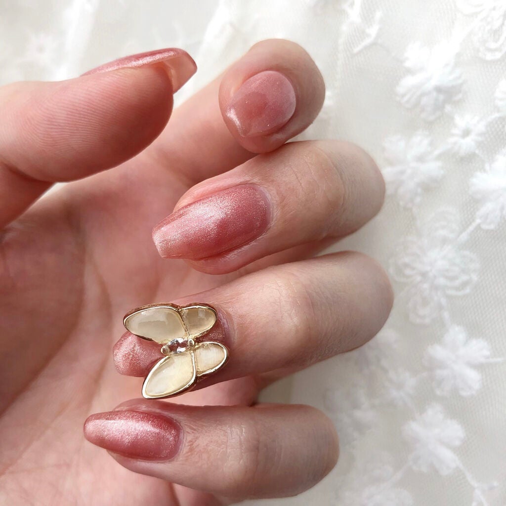 𝘀 𝗮 𝘁 𝗼 𝗺 𝗶💋丁 寧 レ ビ ュ ー on LIPS 「((今にも羽ばたく蝶々♡春らしさ全開ネイル❃*))右手▶︎▷ク..」(4枚目)