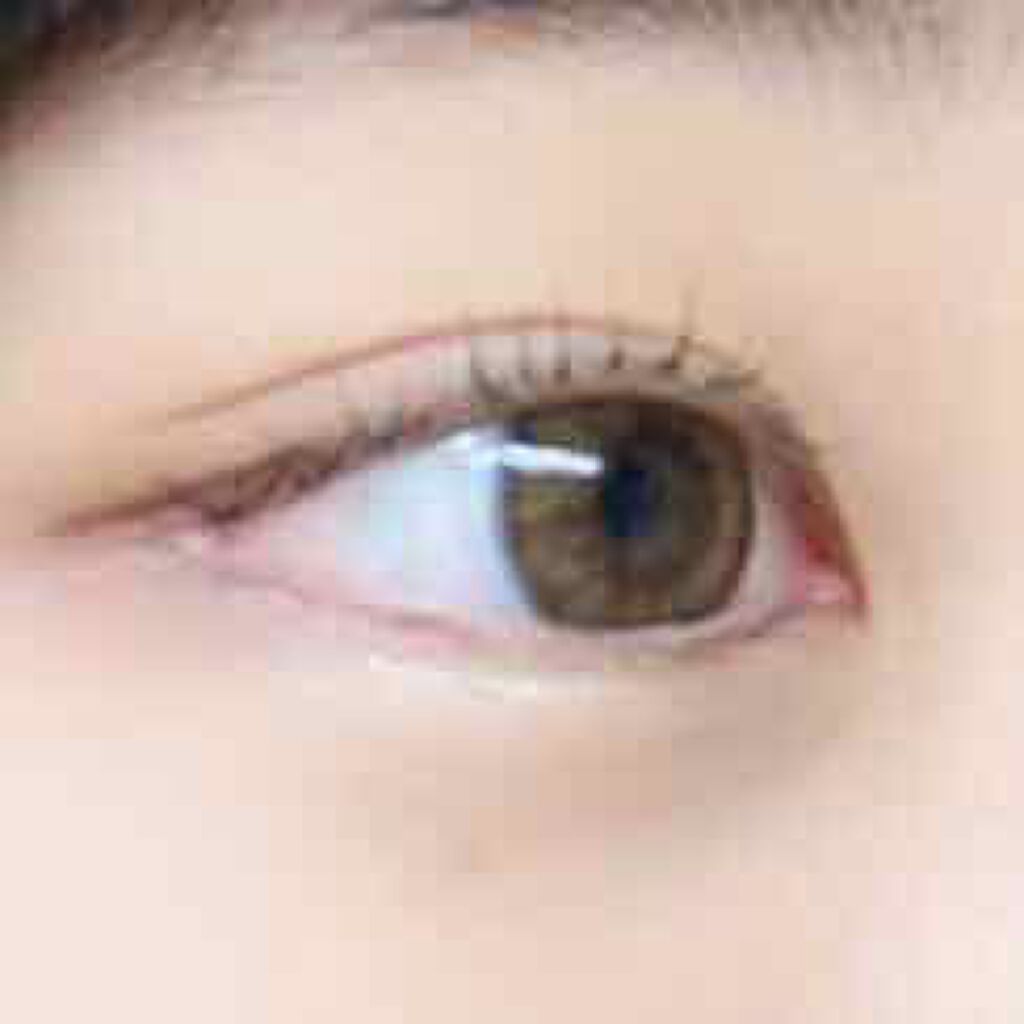 みどみ on LIPS 「まつパで毎朝ビューラーさよなら✨毎日まつ毛を上げるの、大変じゃ..」(2枚目)