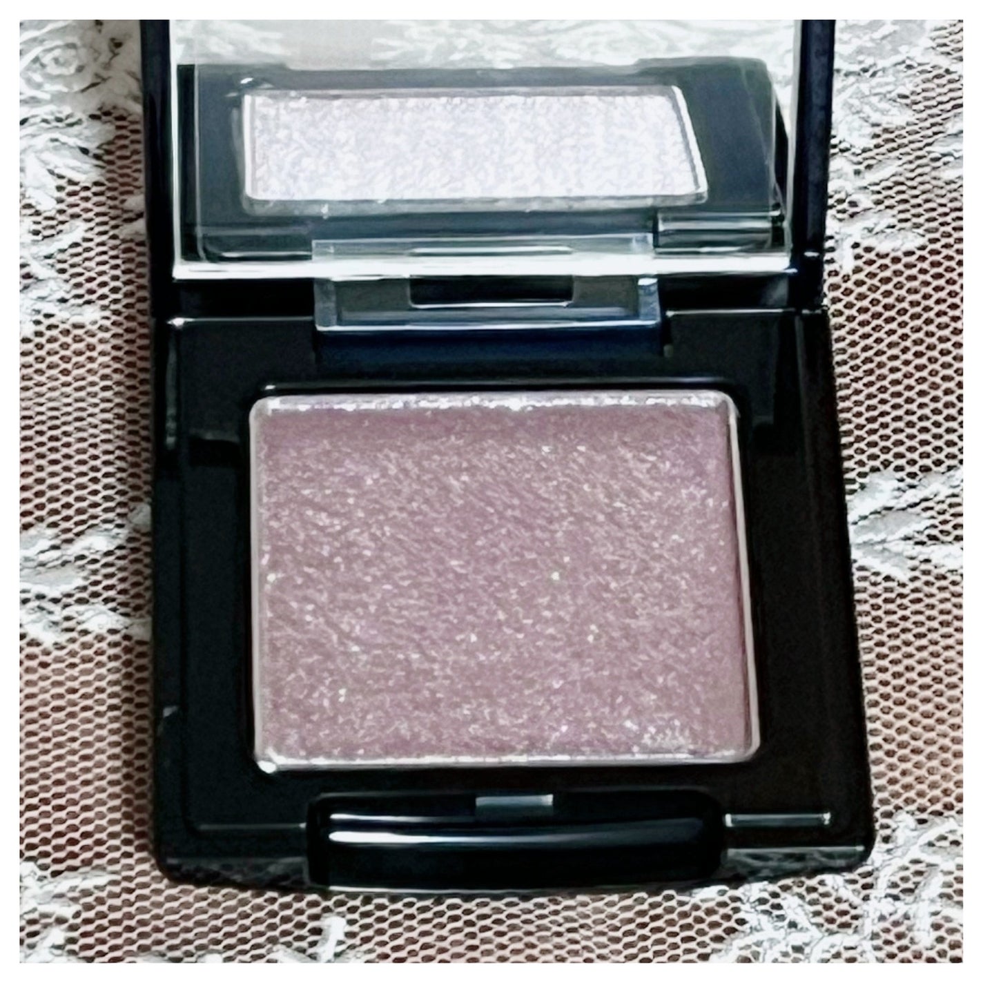 ラズル アイカラー/エレガンス ラズル /単色アイシャドウを使ったクチコミ(2枚目)