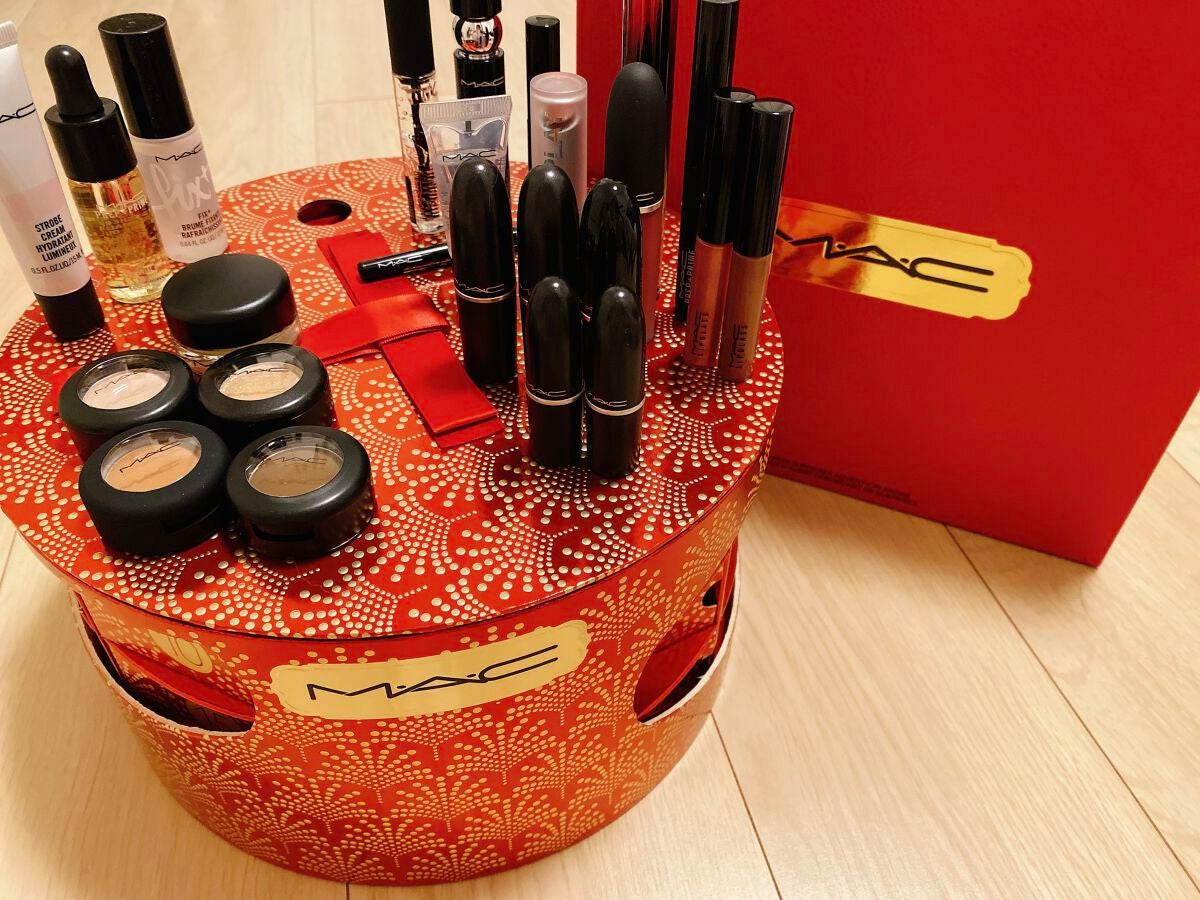 バースティング ウィズ サプライズ アドベント カレンダー/M・A・C/その他キットセットを使ったクチコミ(2枚目)