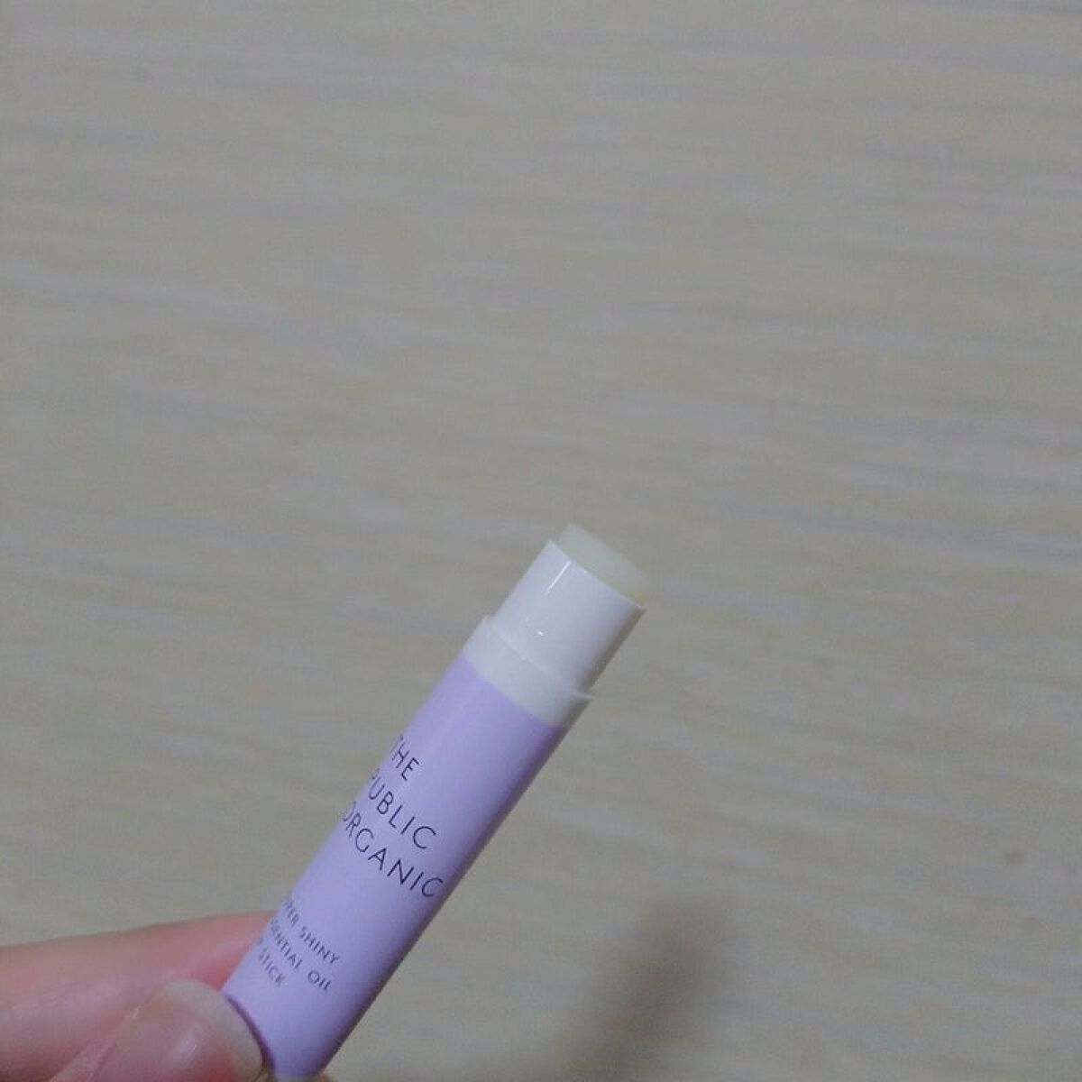 オーガニック認証 精油リップスティック スーパーポジティブ ライズ(旧)/THE PUBLIC ORGANIC/リップケアを使ったクチコミ(2枚目)