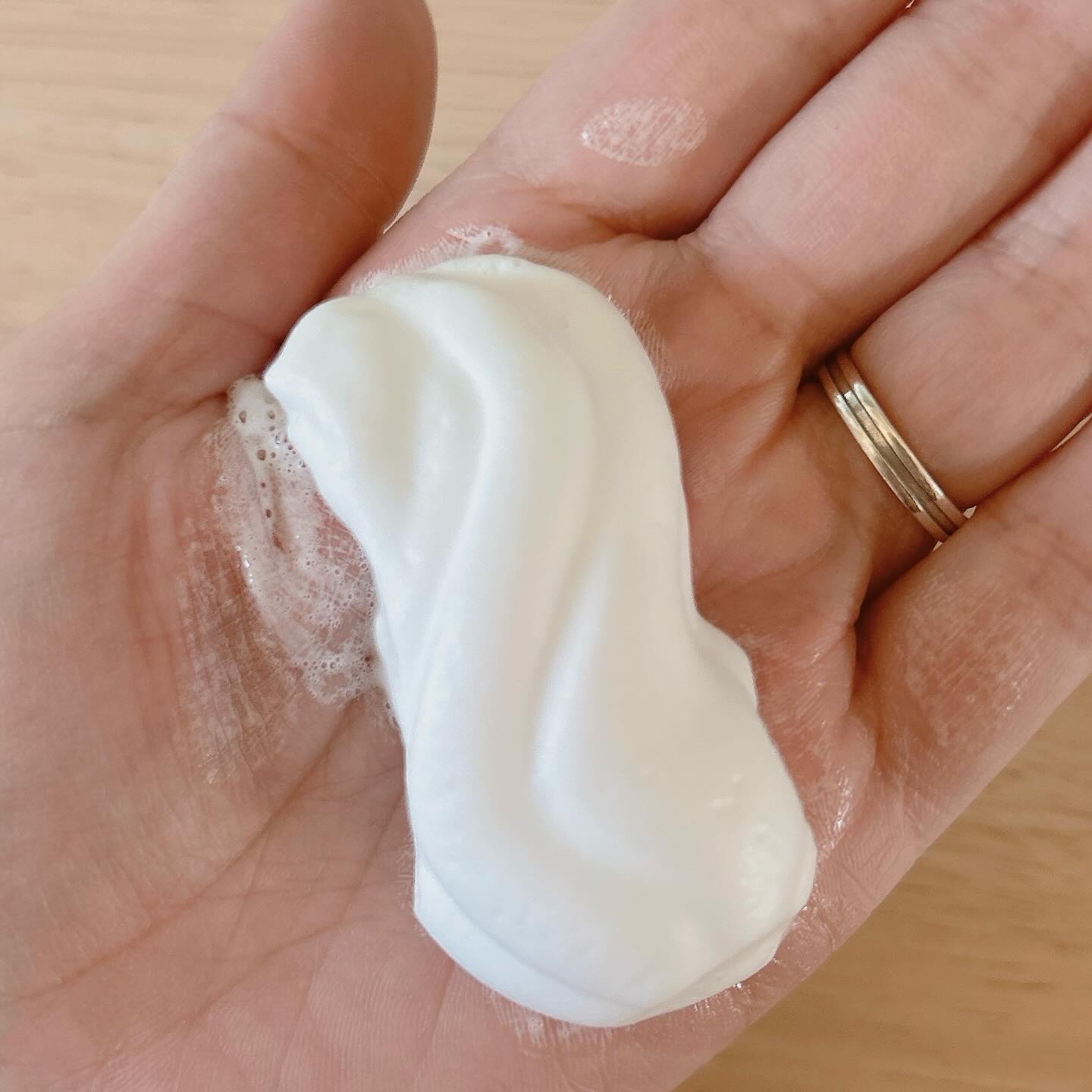 ミーアンドハー　フェザリーオイルフォーム　/Me&amp;Her/ヘアムースを使ったクチコミ（3枚目）