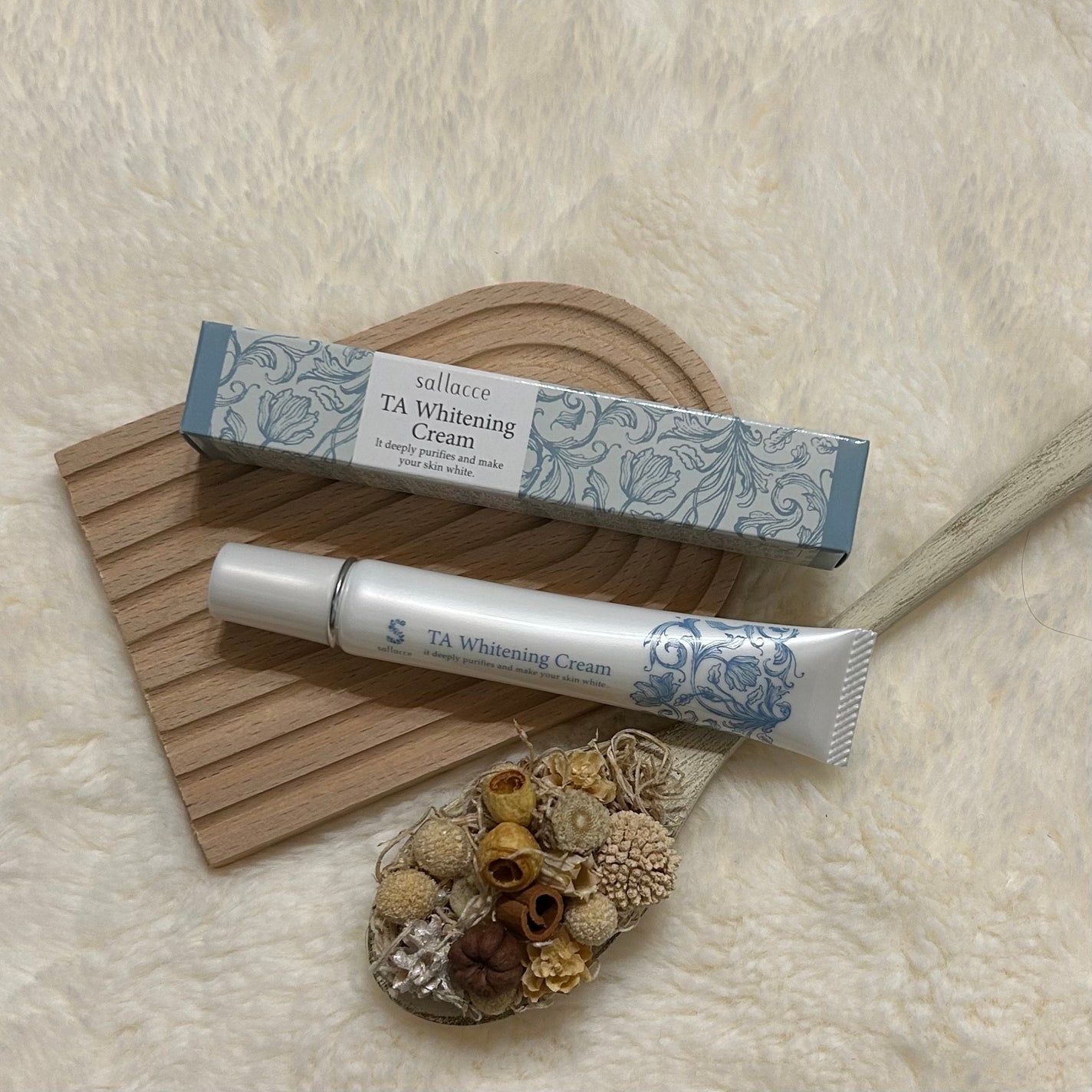TAホワイトニングクリーム/sallacce/フェイスクリームを使ったクチコミ(1枚目)