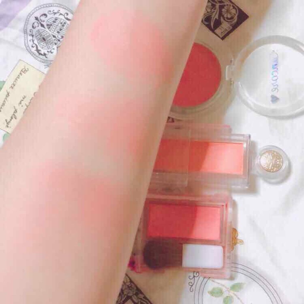 チーク カラー(ブラシ付)/ちふれ/パウダーチークを使ったクチコミ（3枚目）