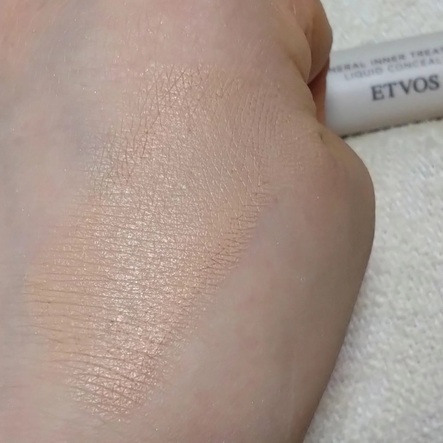 ミネラルインナートリートメントリキッドコンシーラー/エトヴォス/リキッドコンシーラーを使ったクチコミ（3枚目）