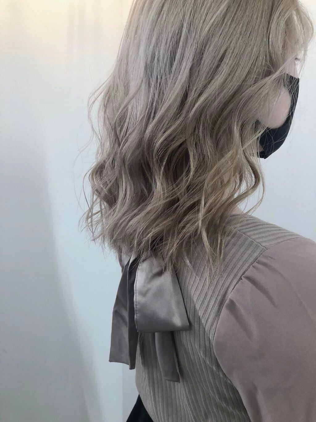 奥家 健太/美容師/ヘアケア/ブリーチ/カラー/フォロバ on LIPS 「ミルクティー系四選仕上げは基本nドットのシアオイルかポリッシュ..」(5枚目)