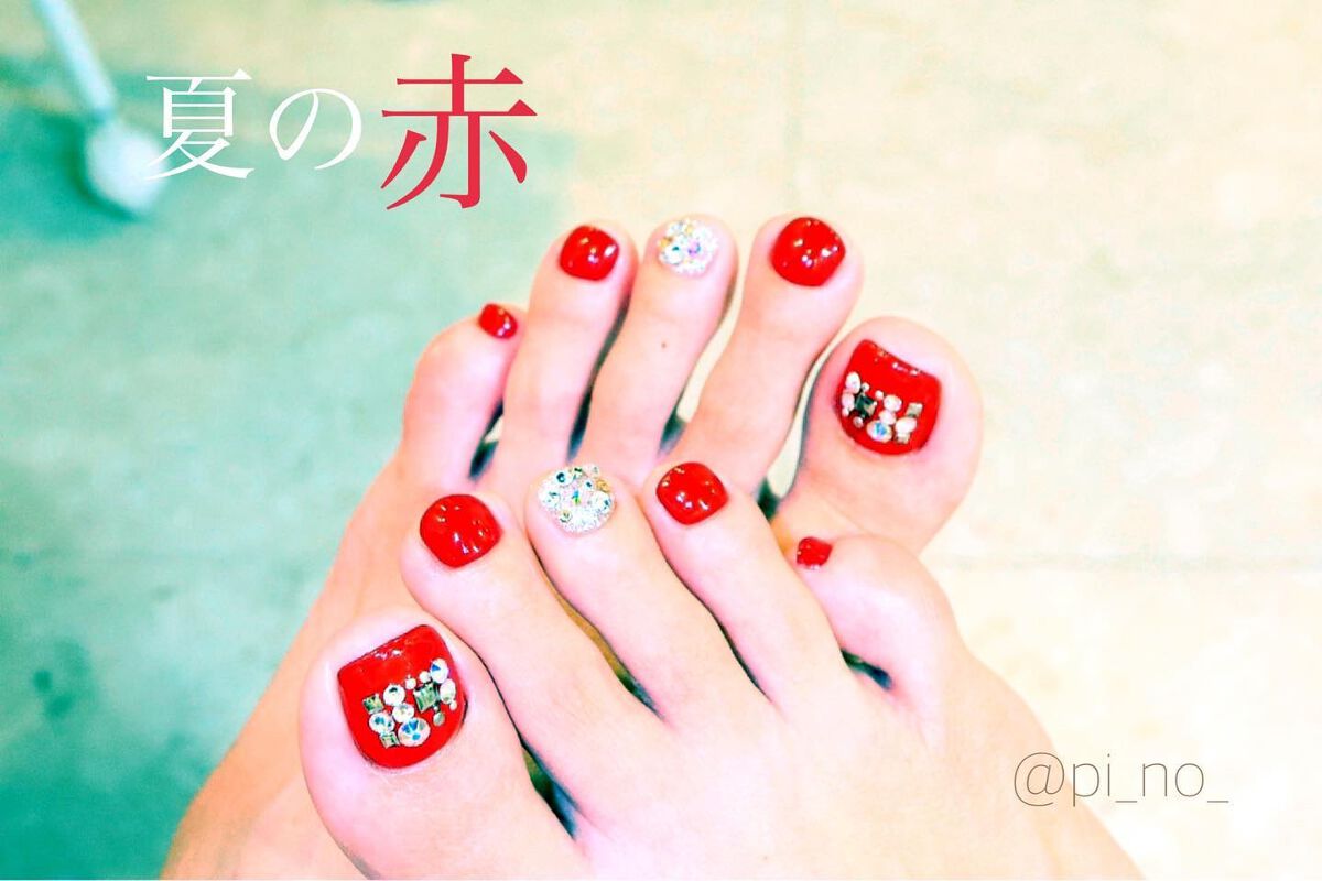 shino on LIPS 「夏の赤は明るめの朱が入ったイメージです☺︎♡スクエアに配置した..」(1枚目)