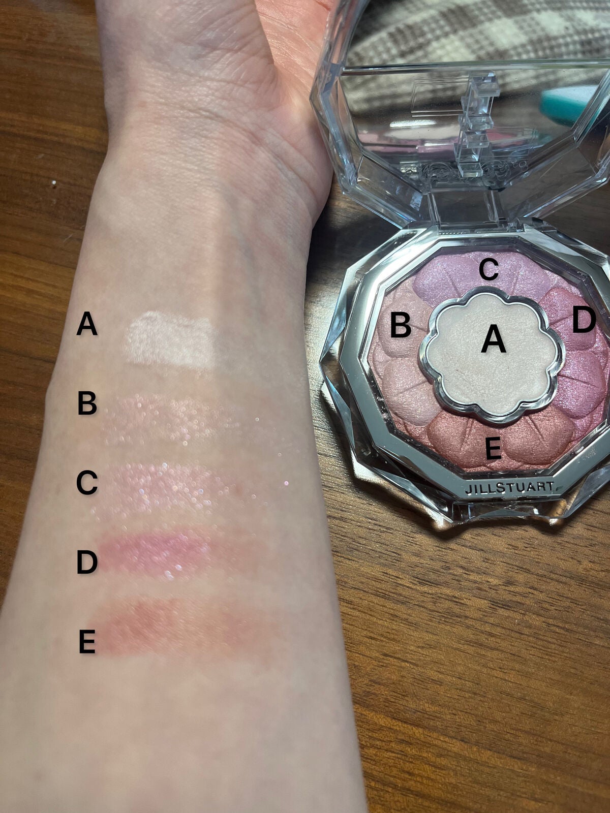 ブルームクチュール アイズ タイムレスグロウ/JILL STUART/アイシャドウパレットを使ったクチコミ(2枚目)