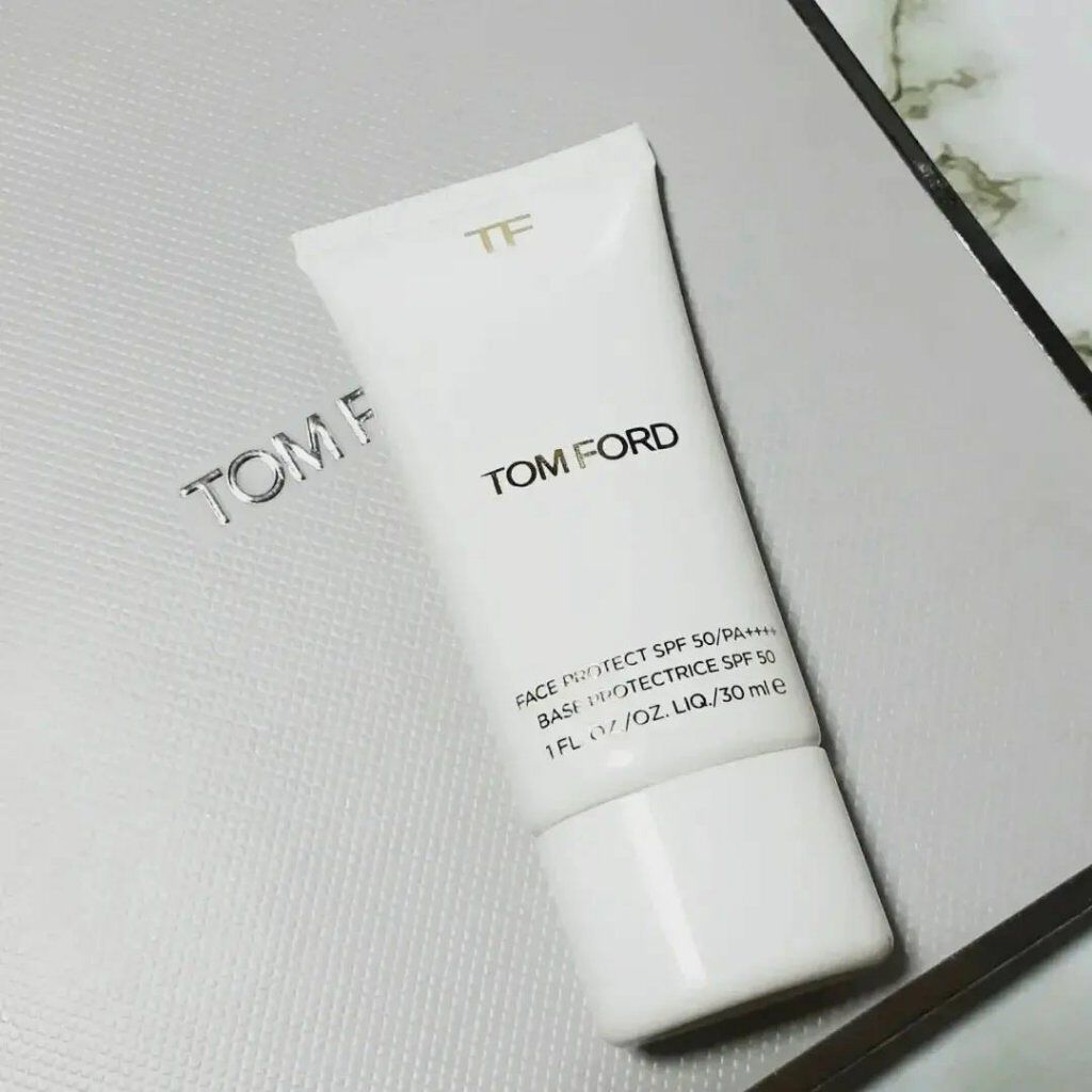 TOM FORD BEAUTY トム フォード フェース プロテクト SPF50のクチコミ「TOM FORDの廃盤品😭
 
何で廃盤になっちゃったんだろう… 
 
 
日焼け止め難民にな.....」（1枚目）
