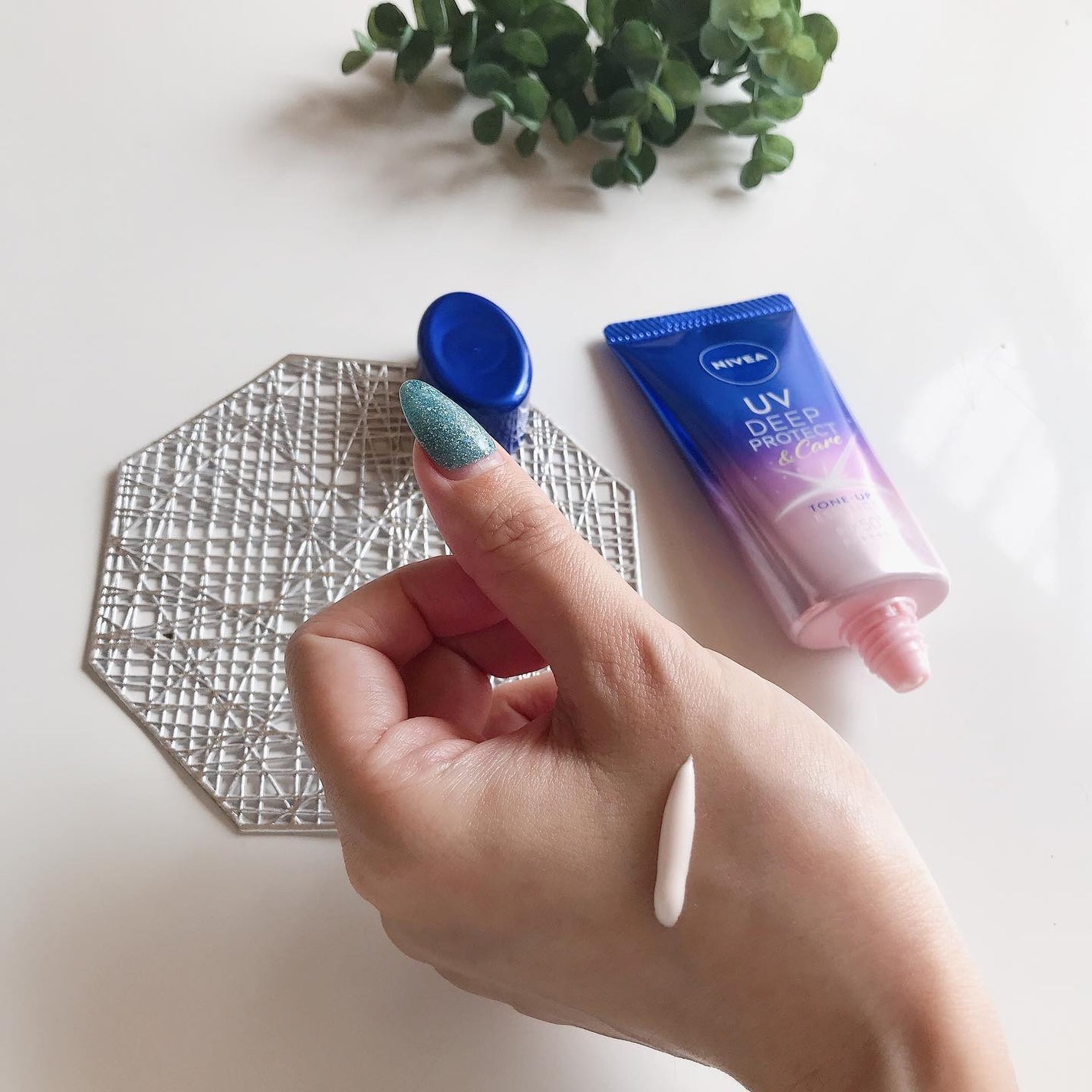 ニベアUV ディープ プロテクト&ケア トーンアップ エッセンス/ニベア/日焼け止めローションを使ったクチコミ(3枚目)