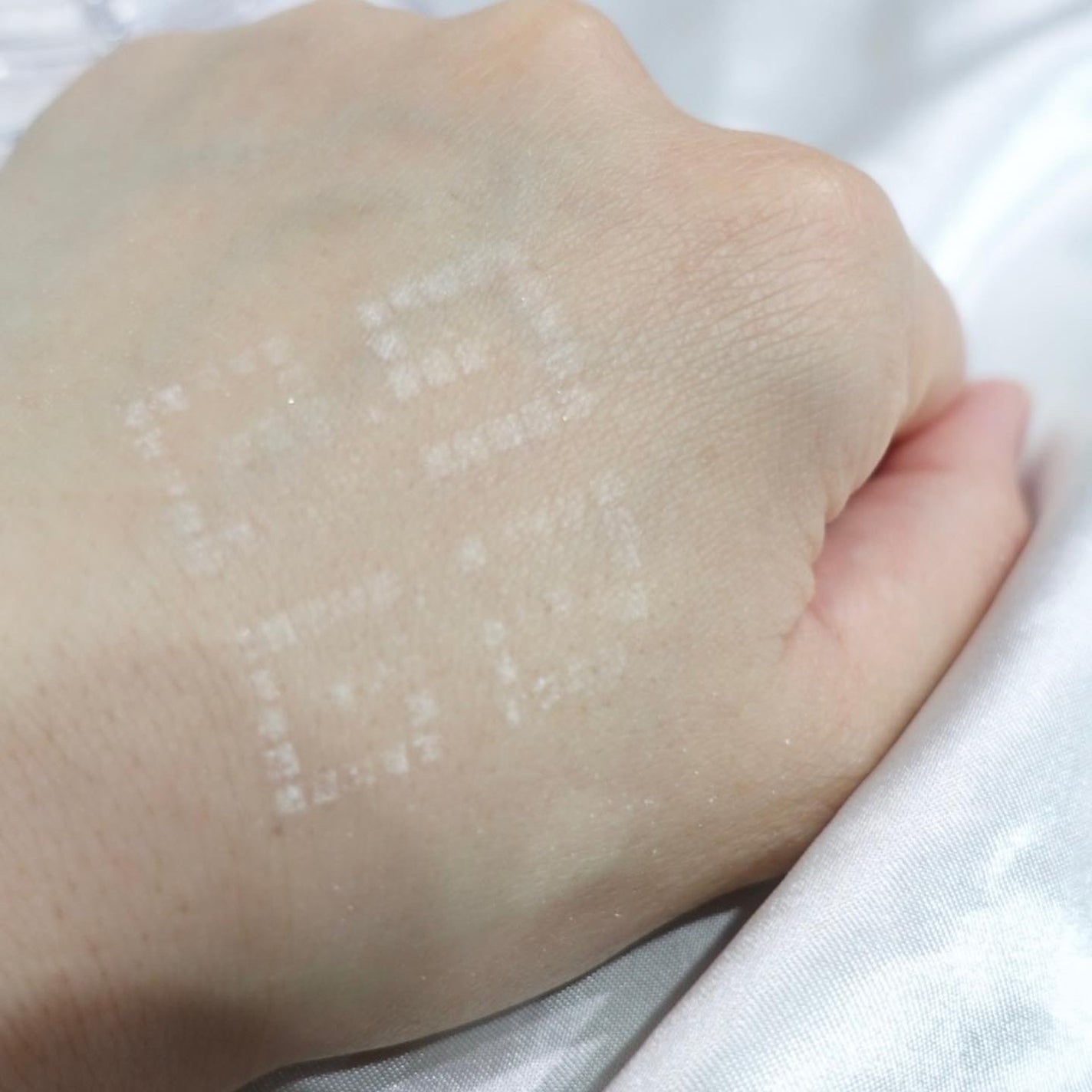 プリズム・リーブル/GIVENCHY/ルースパウダーを使ったクチコミ(4枚目)