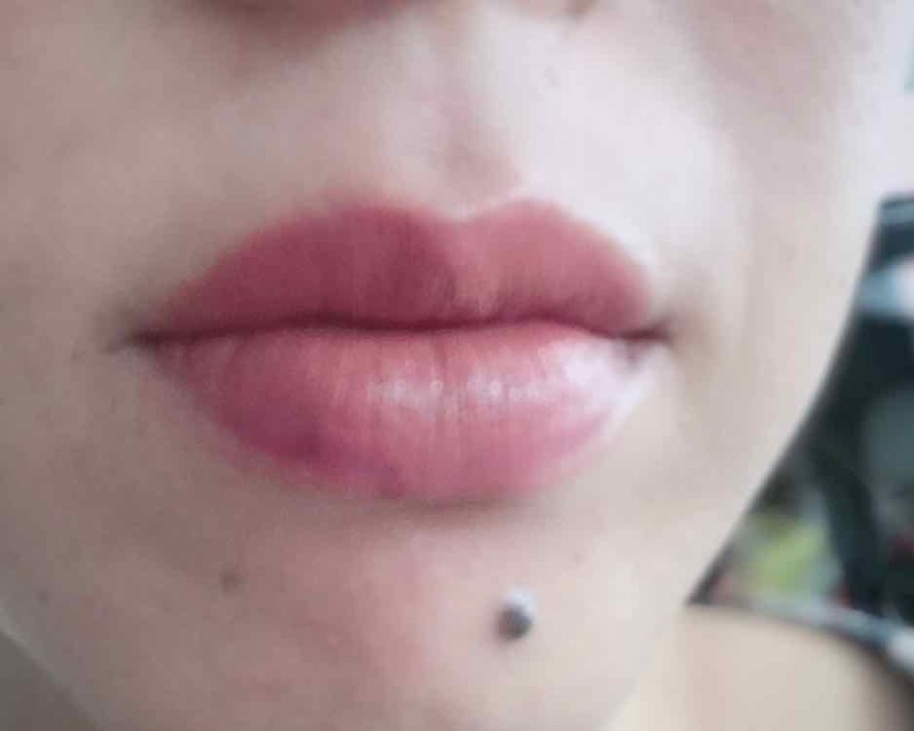 ピュア カラー エンヴィ リップスティック 122 ネイキッド ディザイア/ESTEE LAUDER/口紅を使ったクチコミ（2枚目）