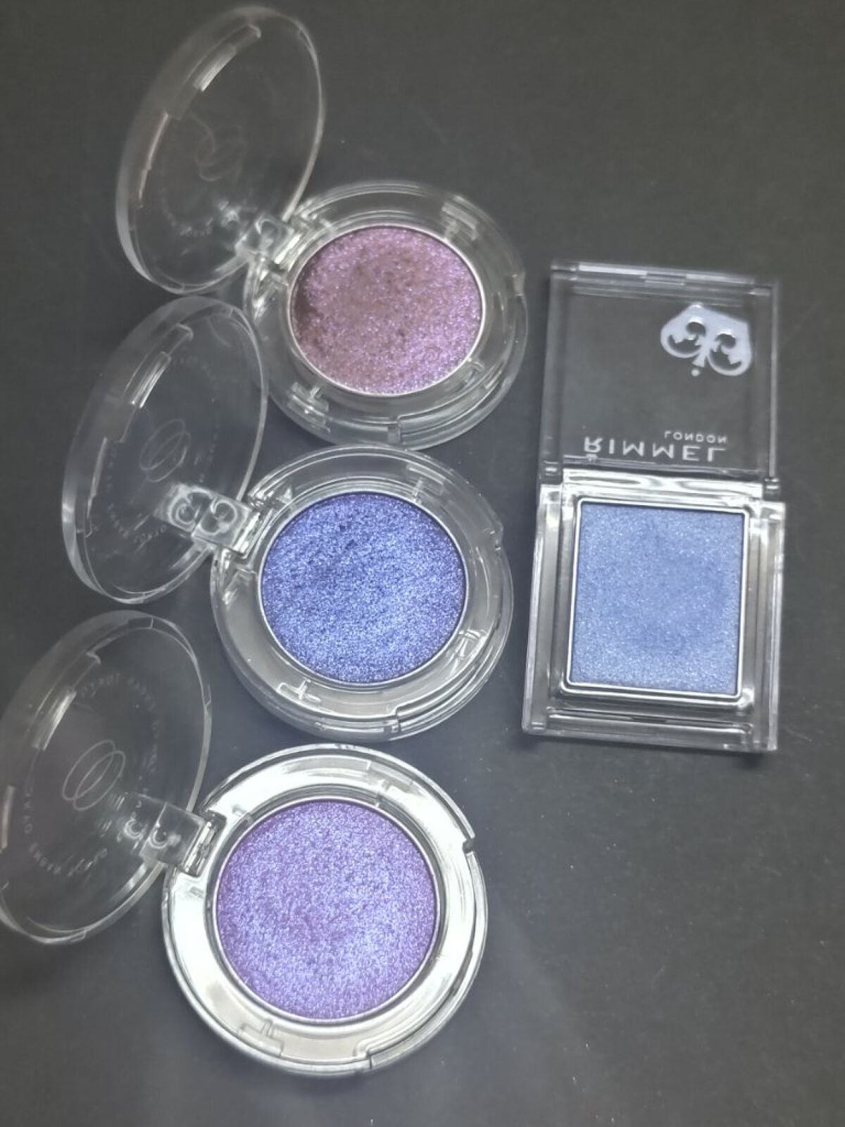 プリズム パウダーアイカラー/リンメル ロンドン/単色アイシャドウを使ったクチコミ(3枚目)