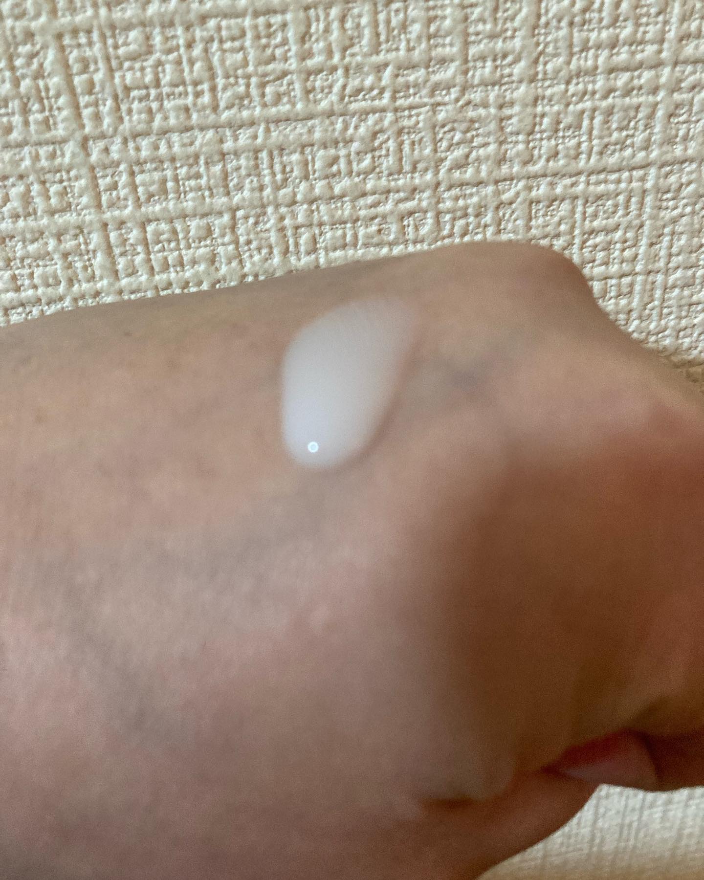 デオドラントボディミルク フローラルブーケ/エージーデオ24/ボディミルクを使ったクチコミ（3枚目）