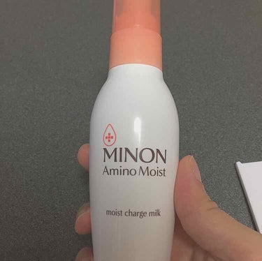 ミノンの乳液はゆうこすがおすすめしていた商品だったので購入しました❁

夏なのに頬の乾燥が気になっていましたが、これを使ったら皮むけする事が少なくなり、使ってみて正解でした♡♡

#ゆうこす#ミノン#乳