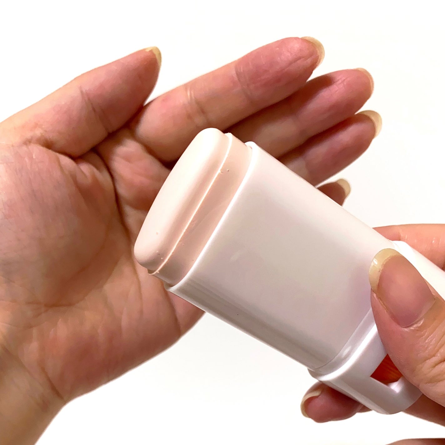 ブライトニングアップサンスティック SPF50+ PA++++/Dr.G/日焼け止めスティックを使ったクチコミ(3枚目)