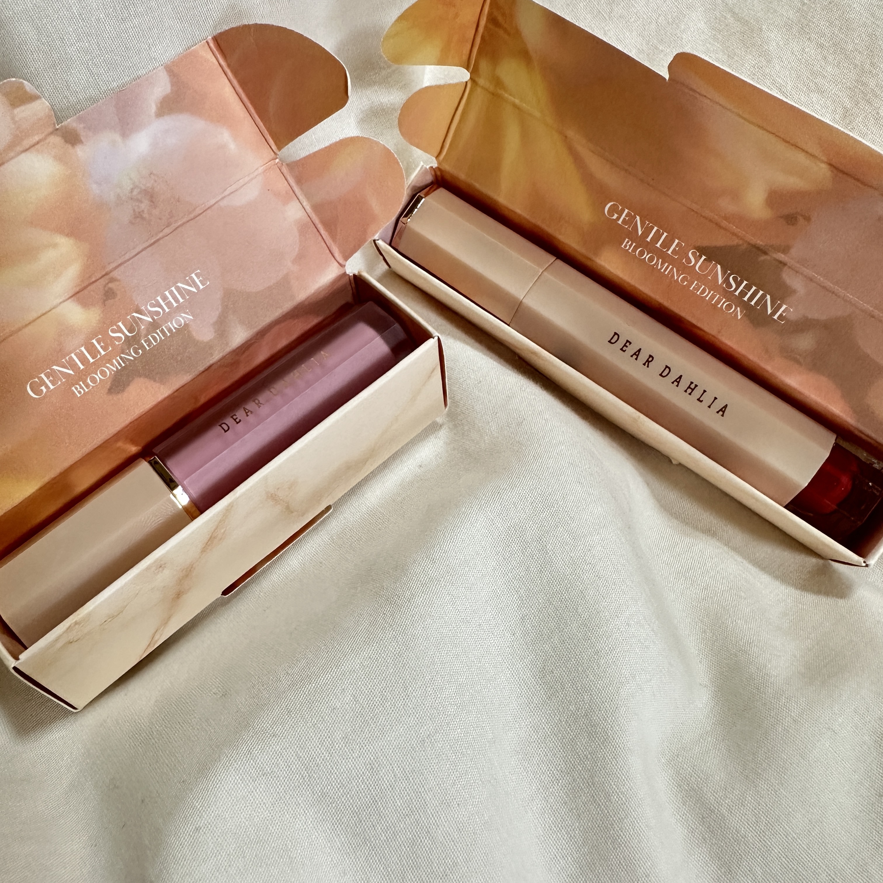 ブルーミングエディション サテングローリップ ステイン アドーア/DEAR DAHLIA/口紅を使ったクチコミ（3枚目）