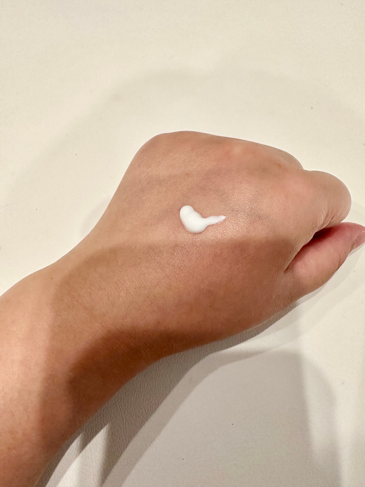 ヒアルーシカ ウォーターフィット サンセラム/SKIN1004/日焼け止めローションを使ったクチコミ(2枚目)