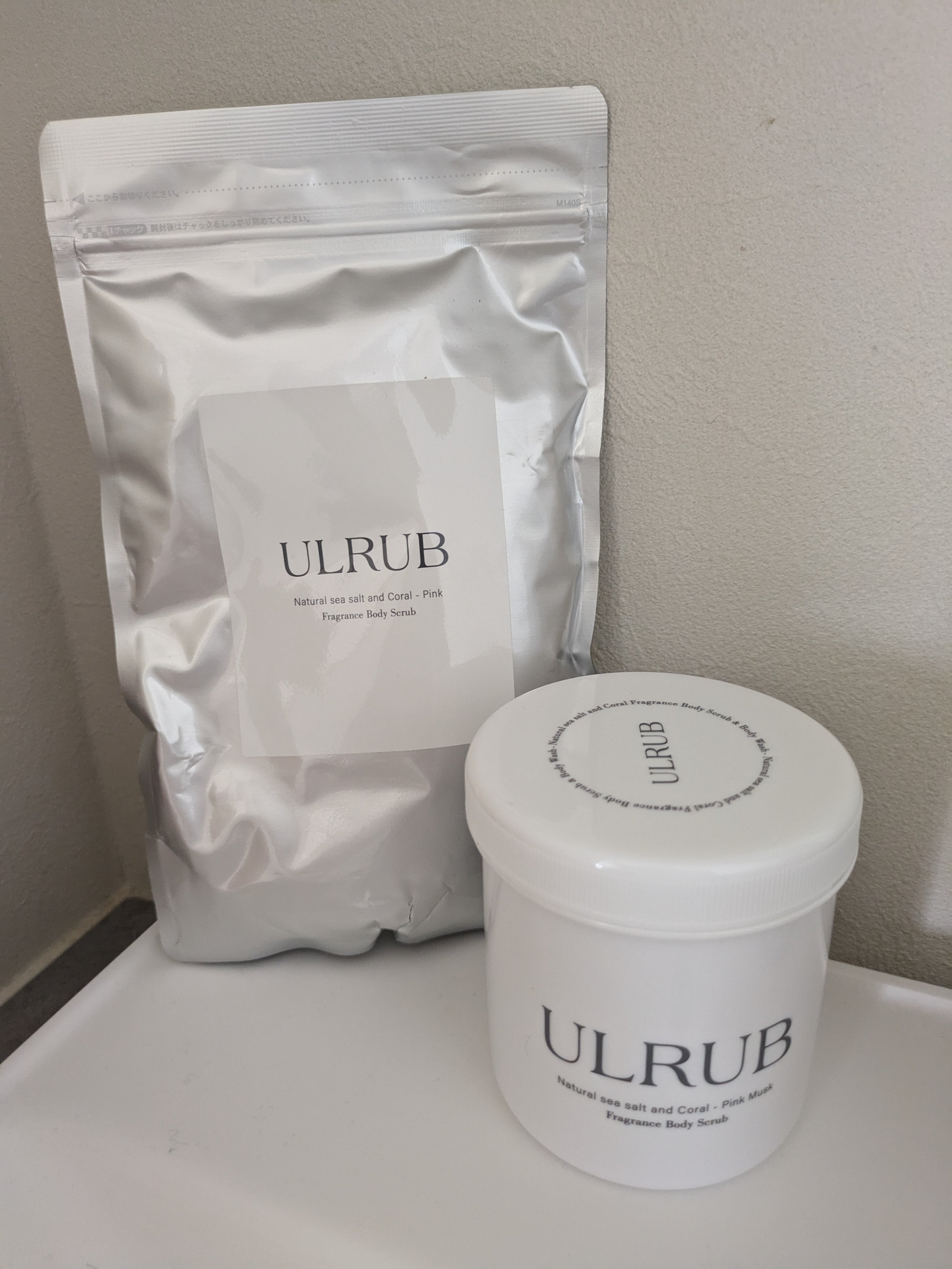 香水スクラブ✨️ウルラブを使用してみたよ🙈
全身に使えて洗い上がりは突っ張る感じもなくモチモチ🫶🏻
次の日までほんのり甘い香りが残ってたよ💕


#ボディスクラブ#ウルラブ#香水
 #夏のお供紹介します  #わたしの仕込み美容 