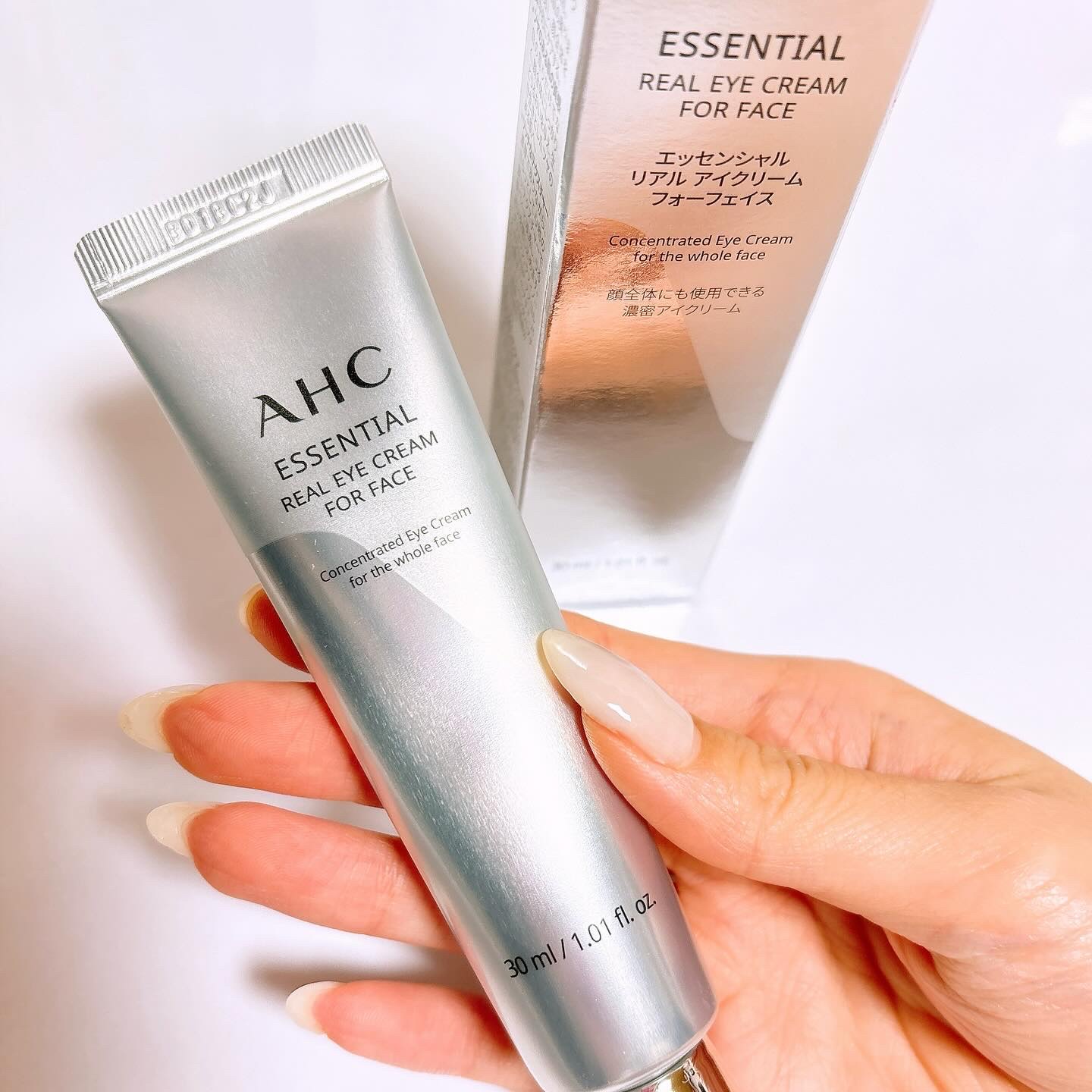 エッセンシャル リアル アイクリーム フォーフェイス/AHC/アイケア・アイクリームを使ったクチコミ（3枚目）