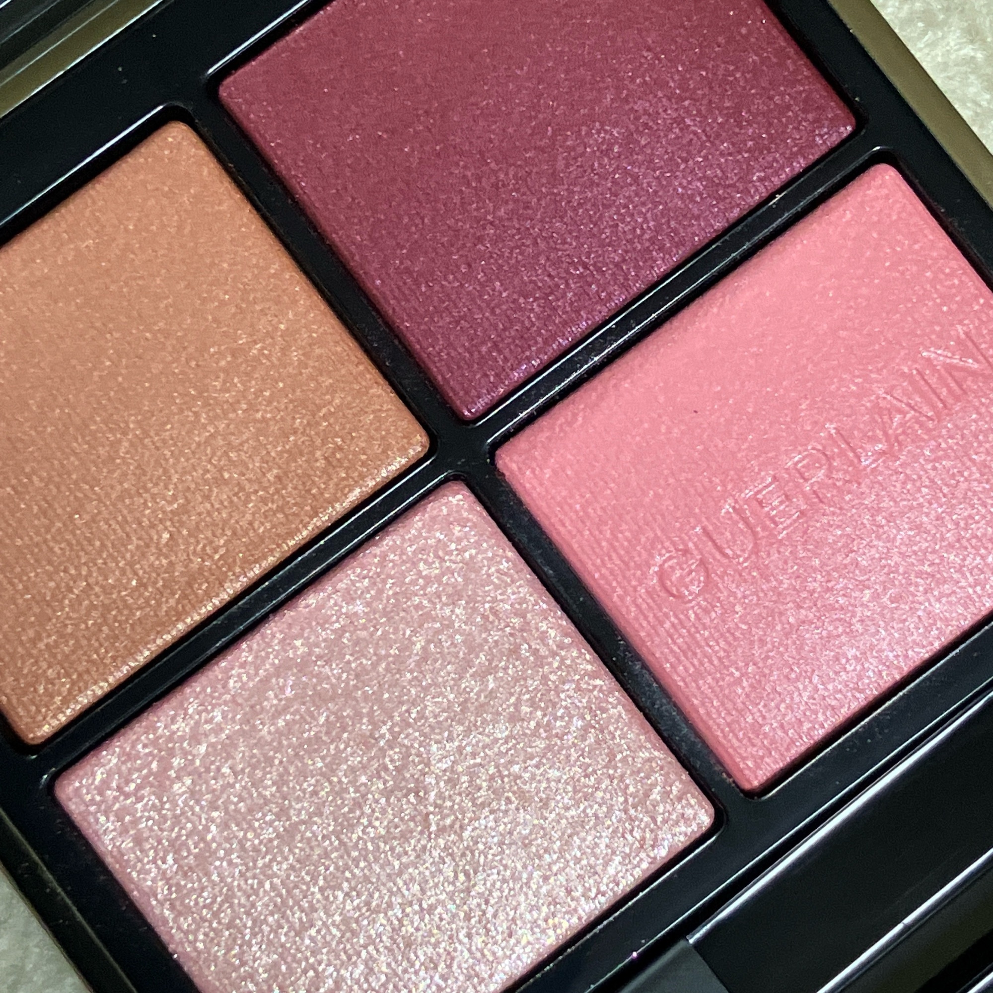 オンブル ジェ 530 マジェスティック ローズ/GUERLAIN/アイシャドウパレットを使ったクチコミ（2枚目）