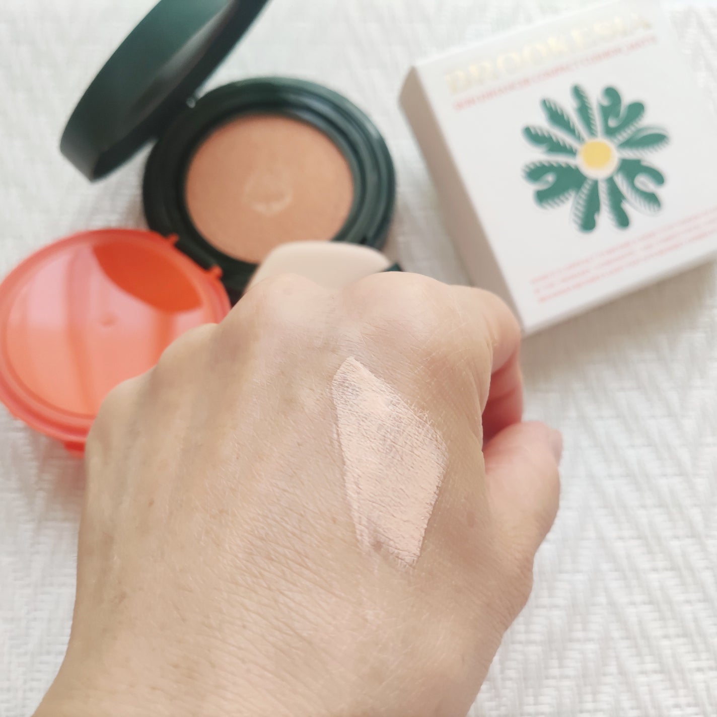 スキンエンハンサー コンパクトクッション(グロー)/BROOKESIA/クッションファンデーションを使ったクチコミ(6枚目)