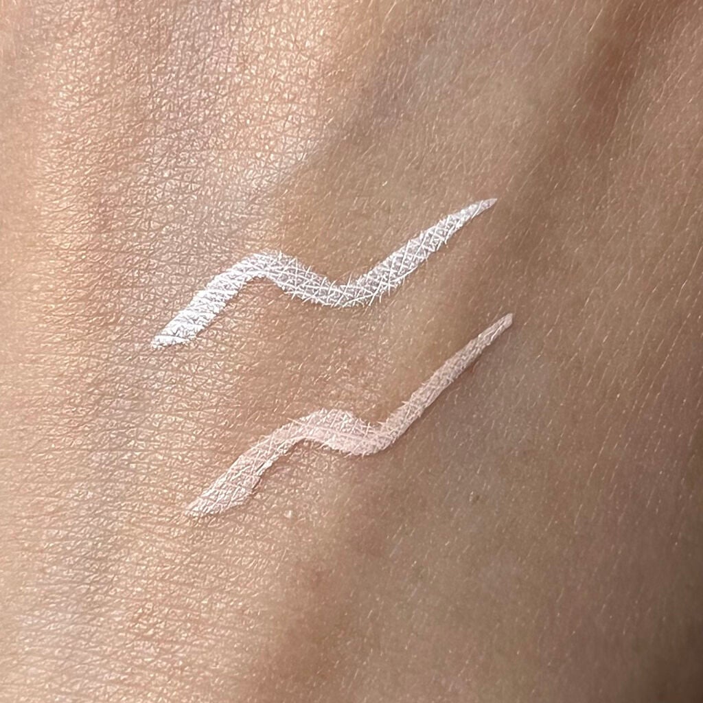 EYE OPENING LINER/UZU BY FLOWFUSHI/リキッドアイライナーを使ったクチコミ(4枚目)