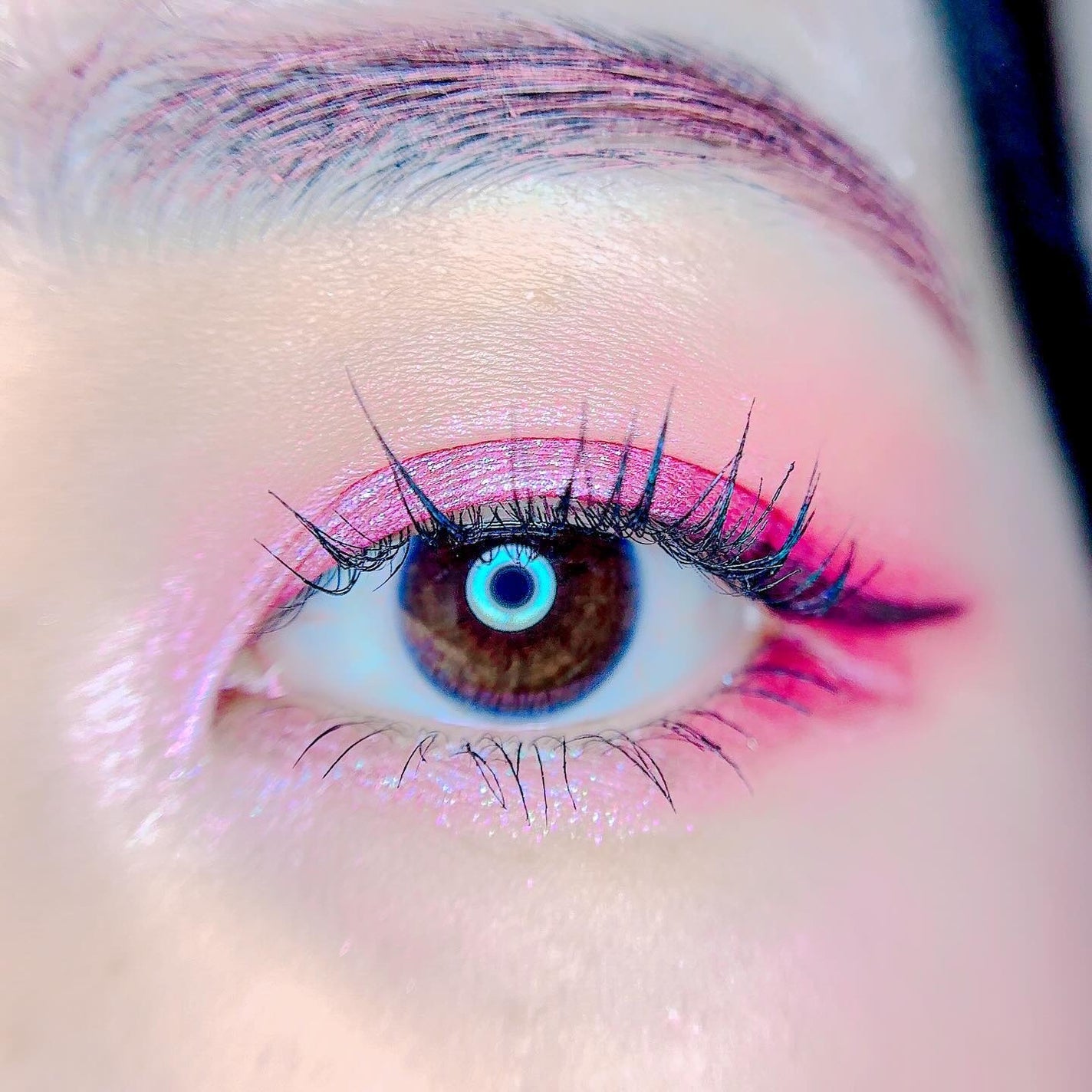 コンパクトアディクション “エターナル イン ピンク”/ADDICTION/アイシャドウパレットを使ったクチコミ(3枚目)