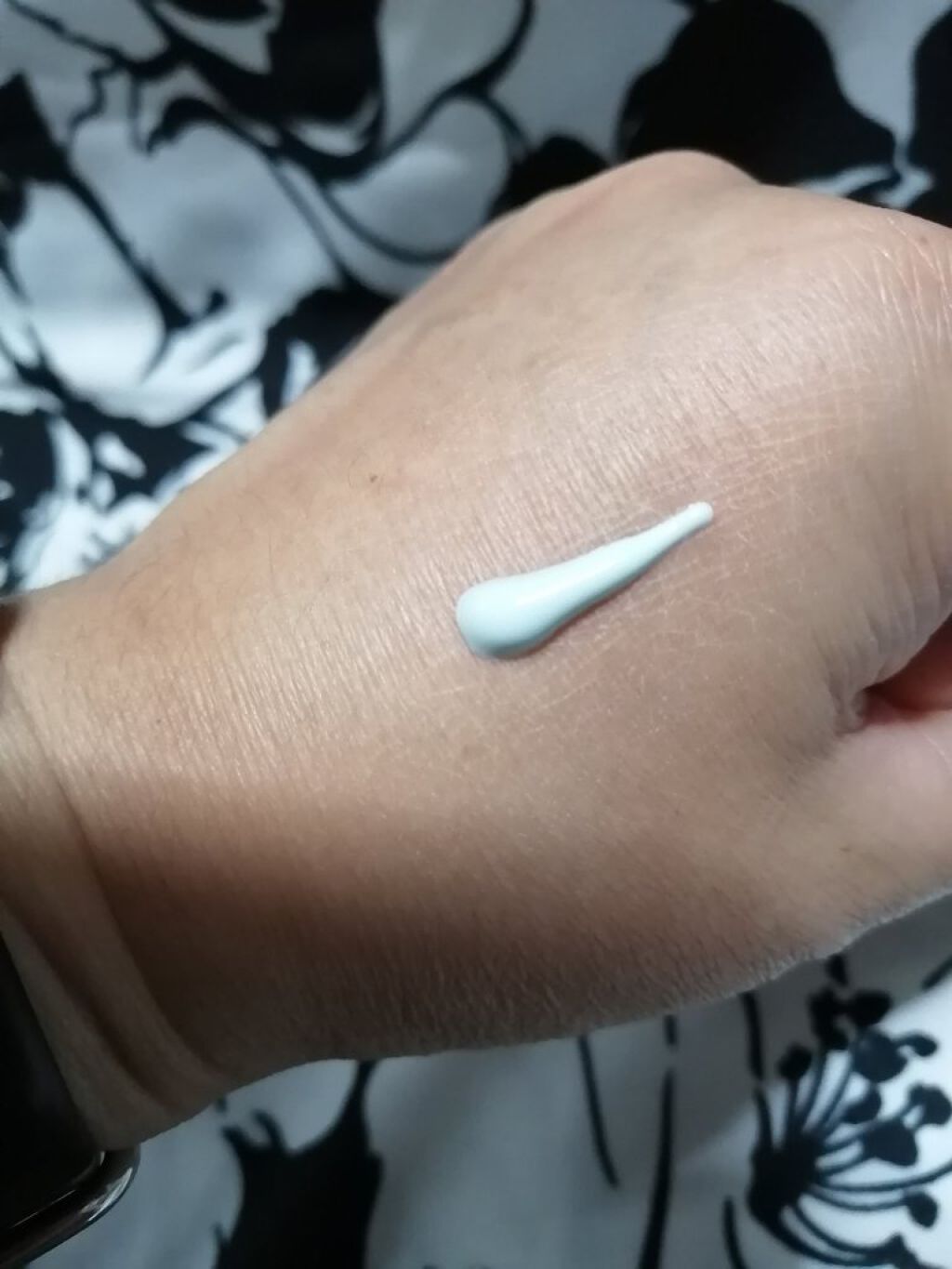 カラーコントロールUVエッセンス/レールデュサボン/日焼け止め・UVケアを使ったクチコミ（2枚目）