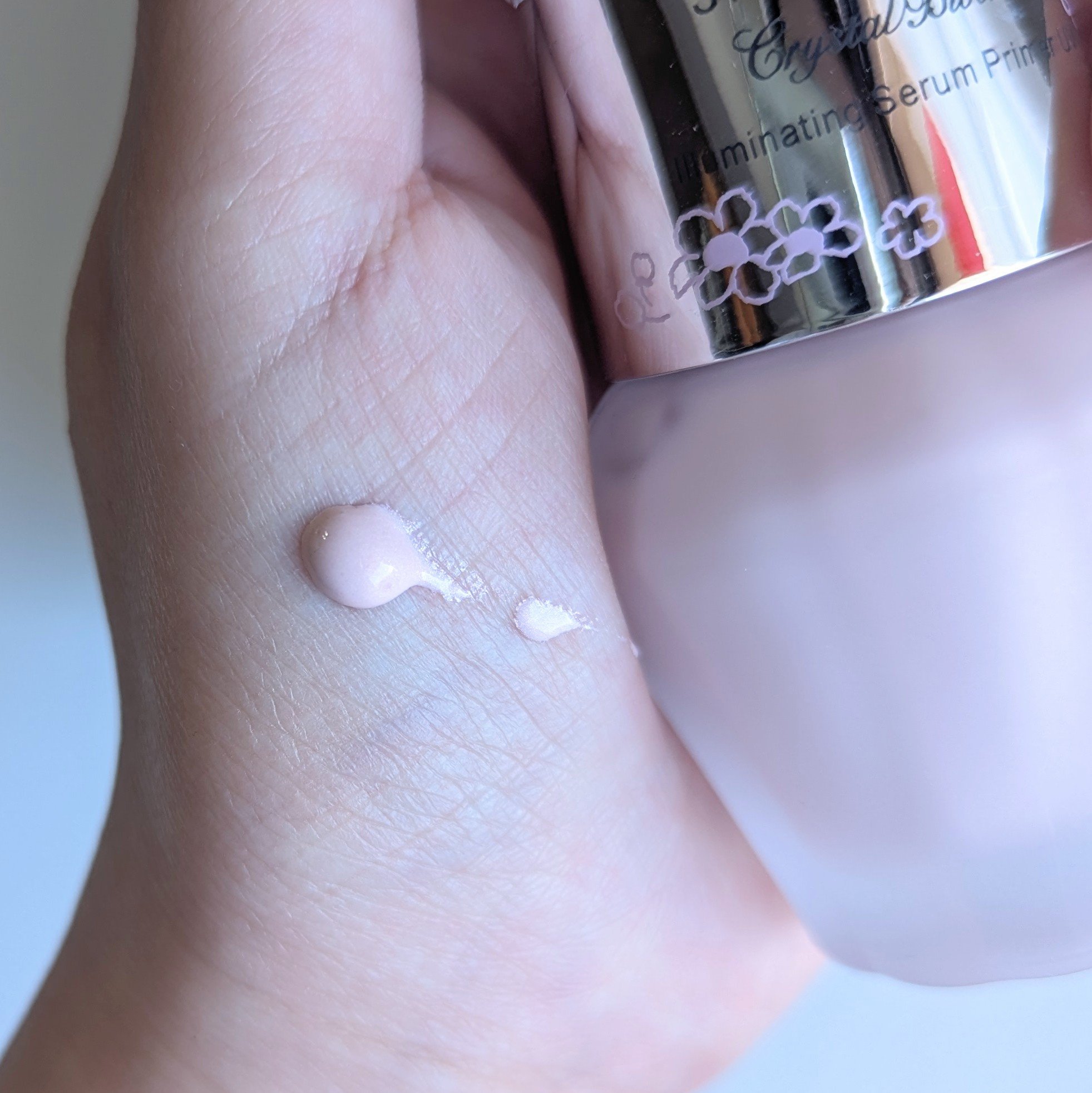 ジルスチュアート クリスタルブルーム イルミネイティング セラムプライマー UV/JILL STUART/化粧下地を使ったクチコミ（2枚目）