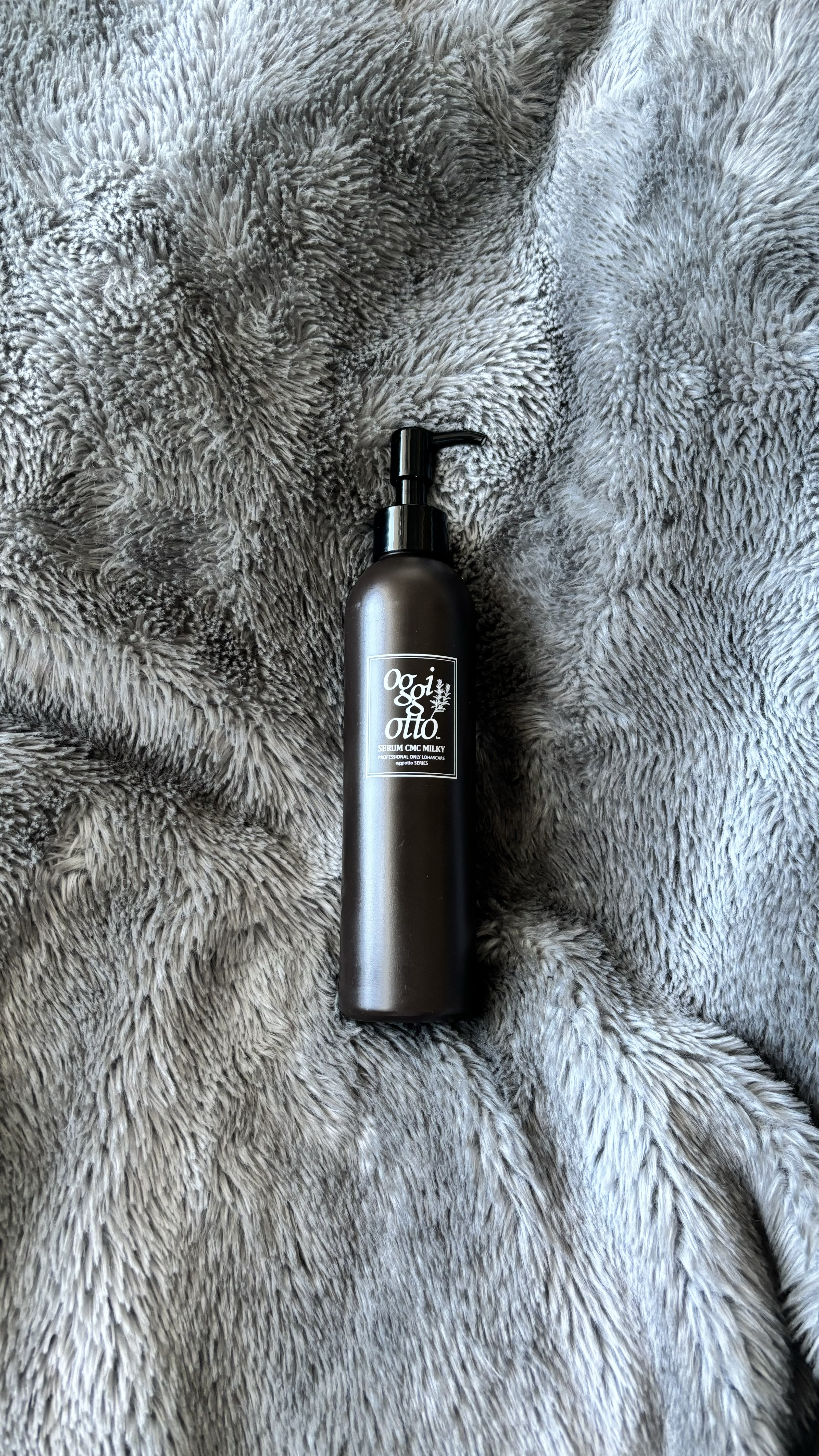 oggi otto セラムCMCミルキィのクチコミ「縮毛をかけている髪の救世主
塗った翌朝
ボリュームダウンしてくれるし
サラサラストレートになっ.....」（1枚目）