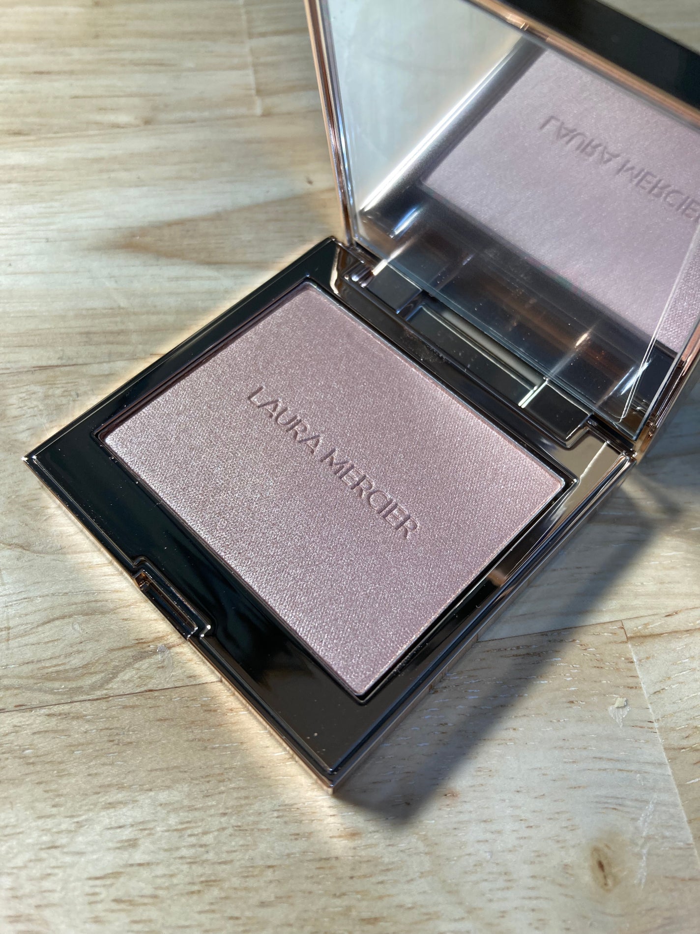 ローズグロウ イルミネーター /ローラ メルシエ/プレストパウダーを使ったクチコミ(1枚目)