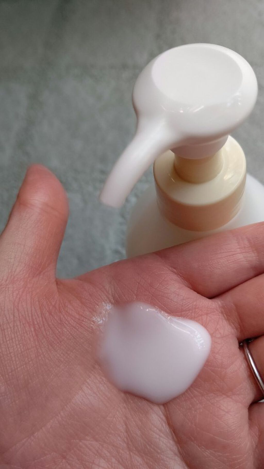 ママ&キッズ ベビーミルキーローション/ナチュラルサイエンス/ボディローションを使ったクチコミ（2枚目）