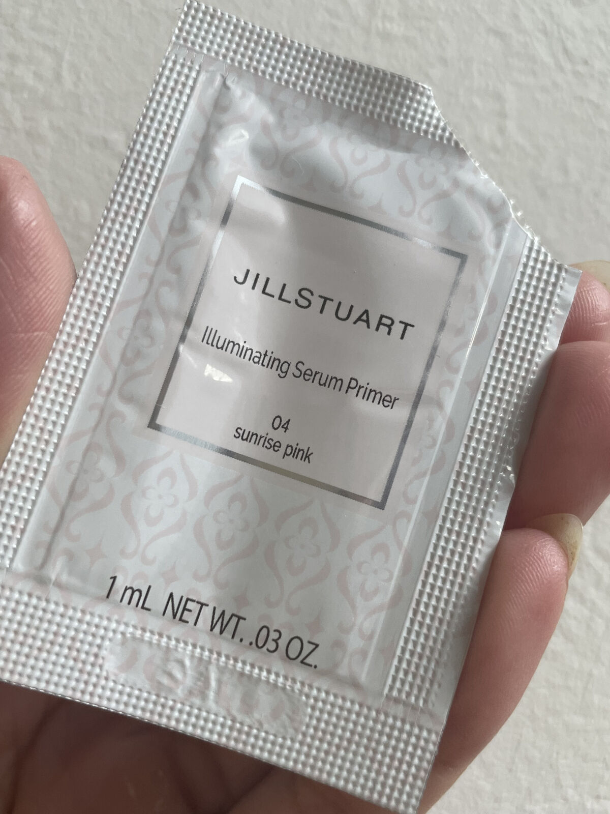 ジルスチュアート　イルミネイティング セラムプライマー 04 sunrise pink/JILL STUART/化粧下地を使ったクチコミ（1枚目）