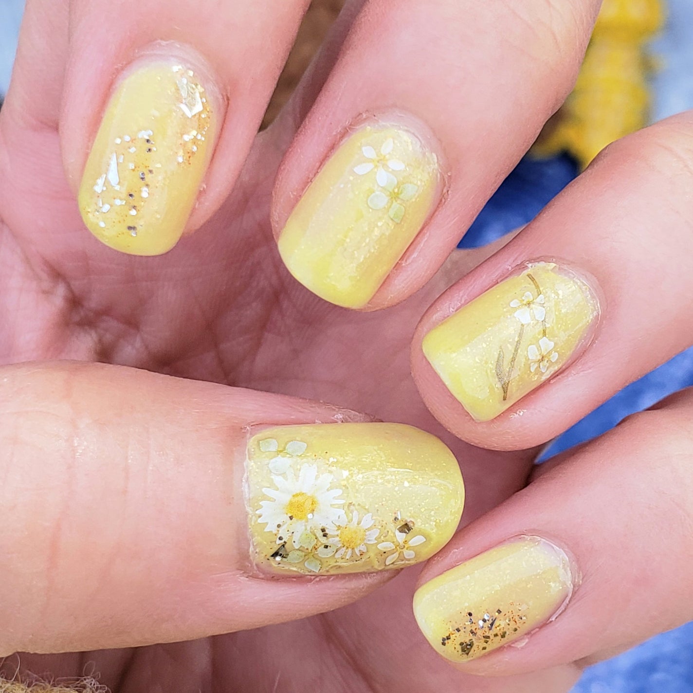 土木系おねいさん on LIPS 「昨日のネイル💅黄色をベースに、白いお花のシールで春爛漫。✼••..」(4枚目)