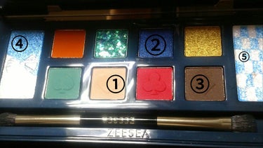 アリスドリームランドシリーズ 12色アイシャドウパレット（ZEESEA×大英博物館）/ZEESEA/アイシャドウパレットを使ったクチコミ（3枚目）