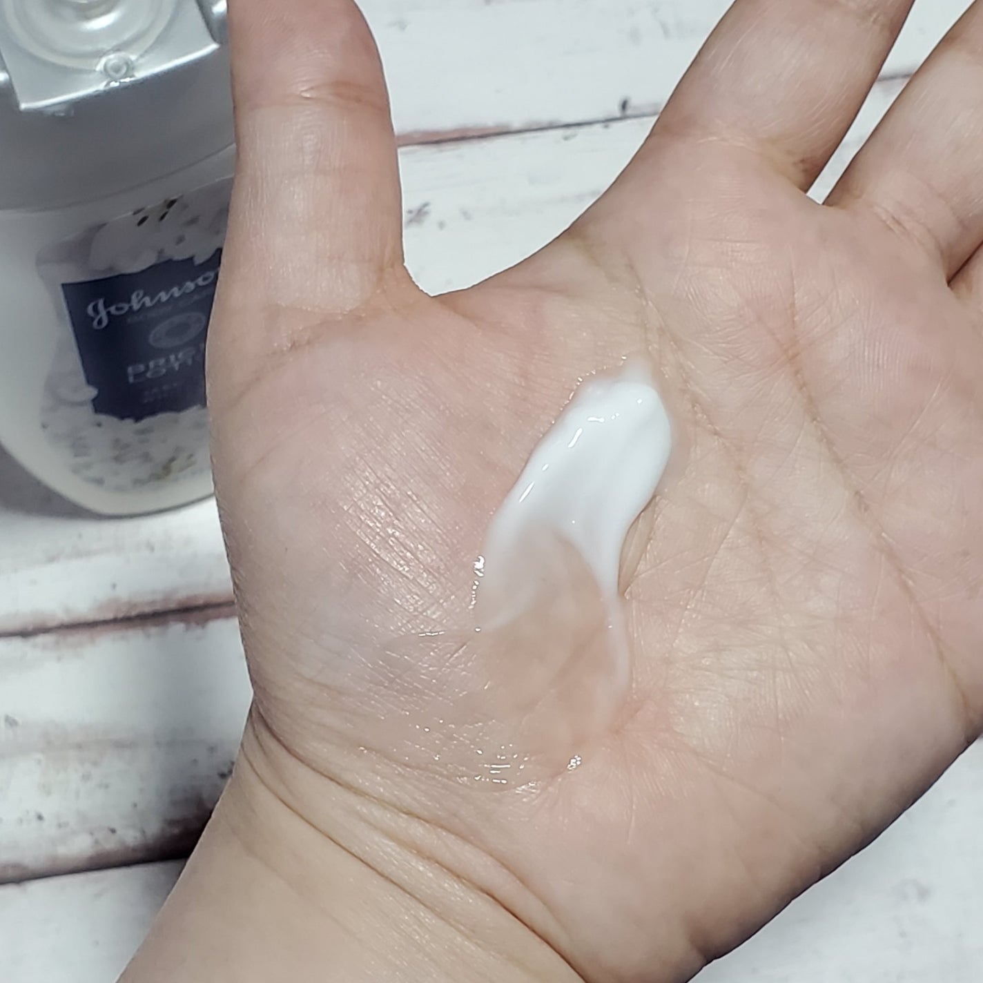 ジョンソンボディケア バイブラント ラディアンス プレミアム ローション/ジョンソンボディケア/ボディローションを使ったクチコミ(2枚目)